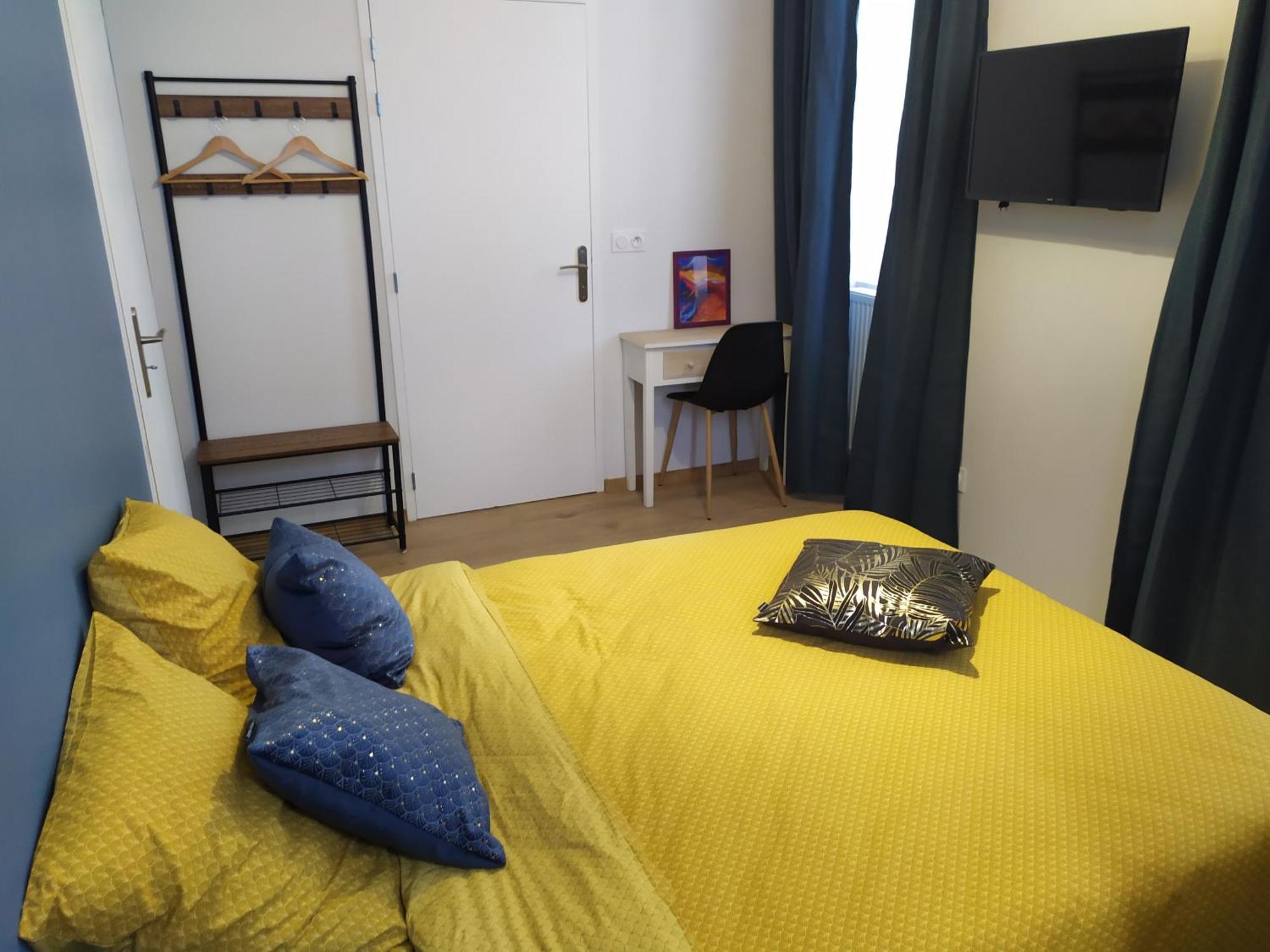 Chambres D'Hotes "Au Pied De La Bealiere" Montpezat-sous-Bauzon Rom bilde